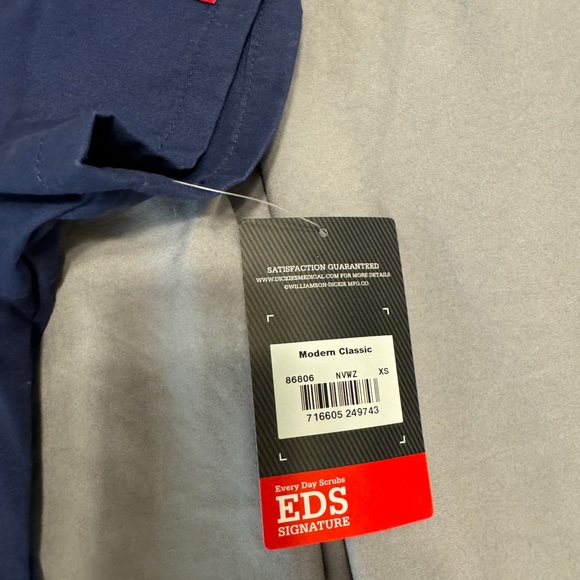 dickies EDS signature empire waist mock wrap top - Picture 3 of 5